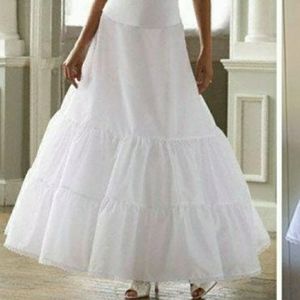 David's Bridal Two Tier Crinoline Petticoat Dress Slip